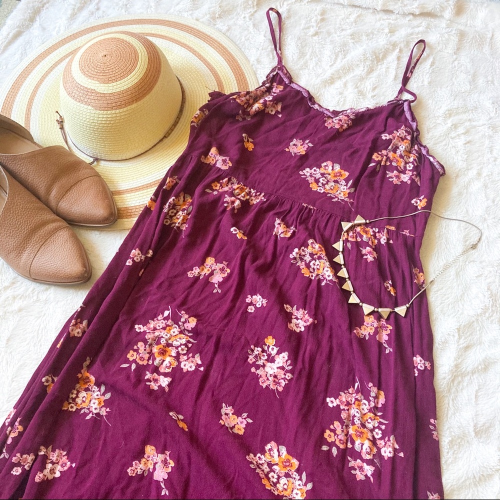 Burgundy floral spaghetti strap maxi dress